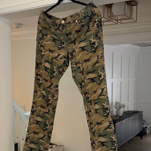 Tory Burch Camouflage Print Skinny Jeans - Size 30. - Picture 5 of 14